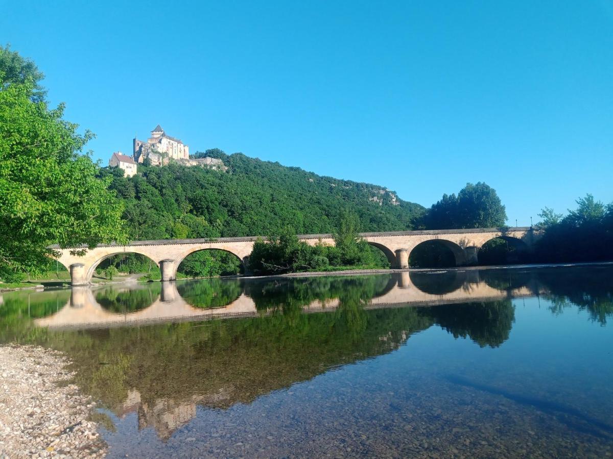 Au Pied Du Chateau - 5 A 11 Personnes - Baignade-Canoe-Piste Cyclable A 100 M Castelnaud La Chapelle Exterior foto
