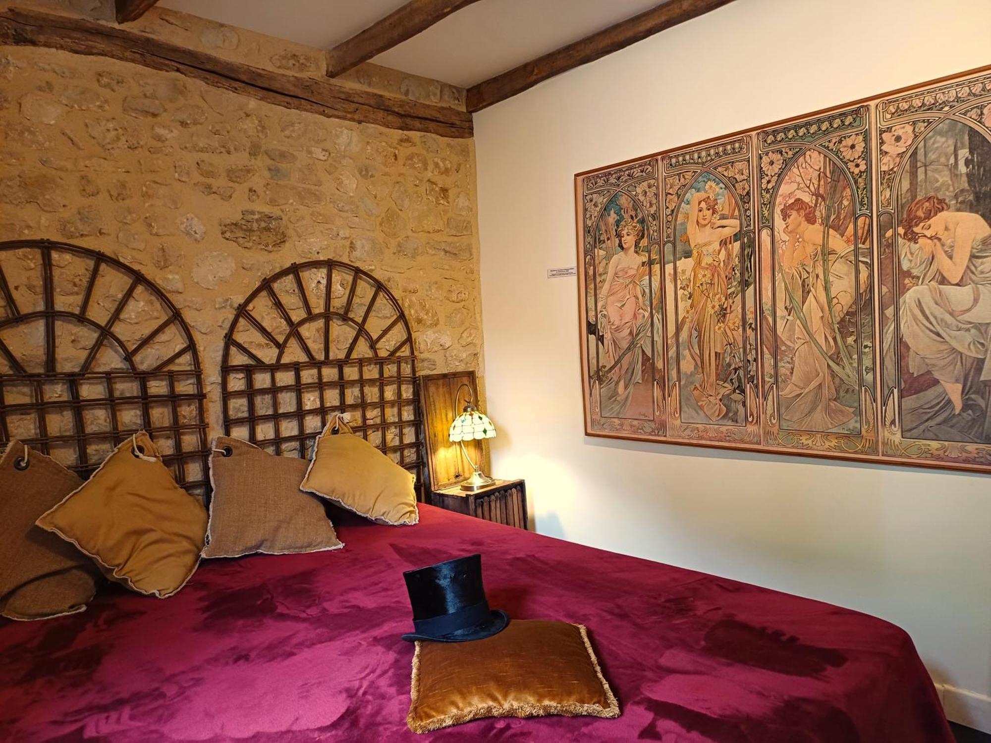 Au Pied Du Chateau - 5 A 11 Personnes - Baignade-Canoe-Piste Cyclable A 100 M Castelnaud La Chapelle Exterior foto