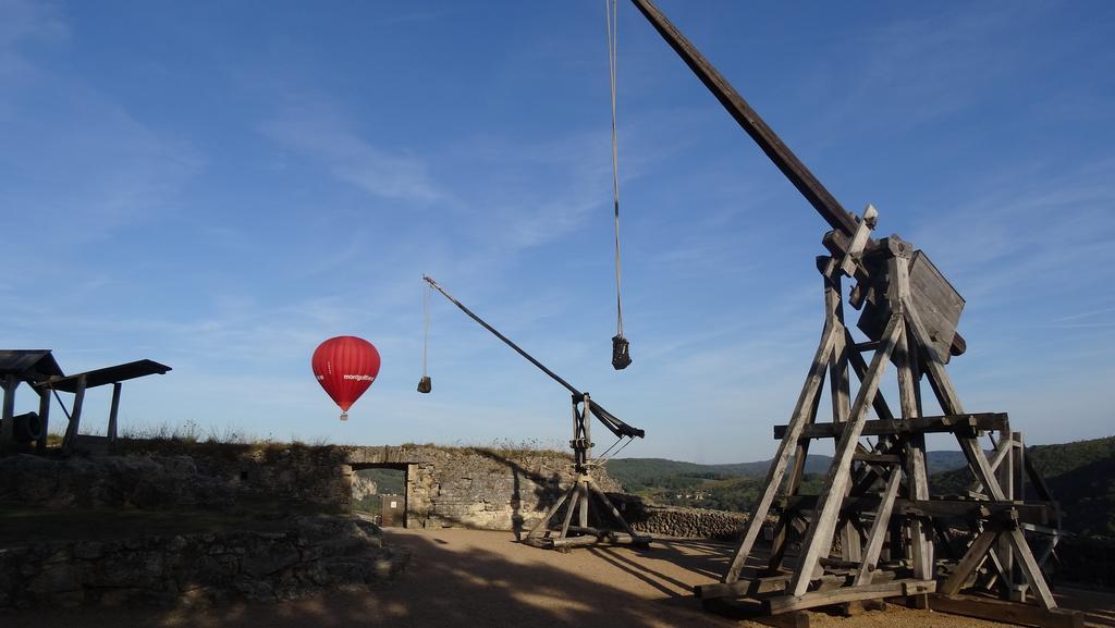 Au Pied Du Chateau - 5 A 11 Personnes - Baignade-Canoe-Piste Cyclable A 100 M Castelnaud La Chapelle Exterior foto