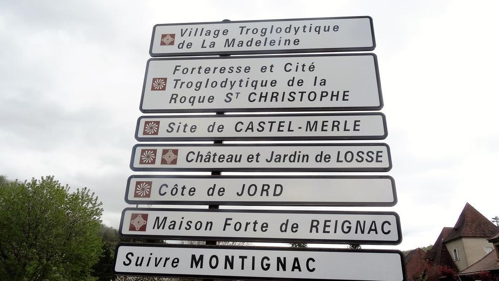 Au Pied Du Chateau - 5 A 11 Personnes - Baignade-Canoe-Piste Cyclable A 100 M Castelnaud La Chapelle Exterior foto