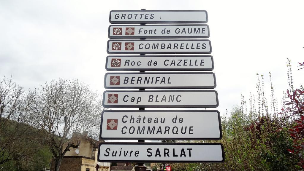Au Pied Du Chateau - 5 A 11 Personnes - Baignade-Canoe-Piste Cyclable A 100 M Castelnaud La Chapelle Exterior foto